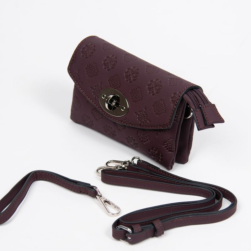 DANIELLE clutch med preget mønster burgunder sølvfarget metall