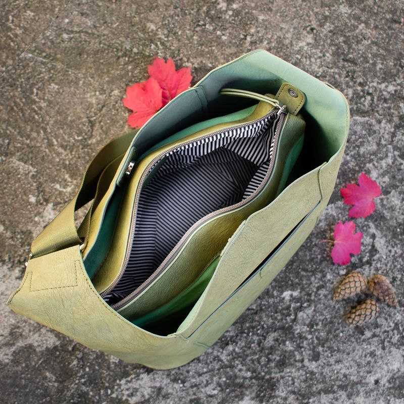 Anna liten crossbag - marine