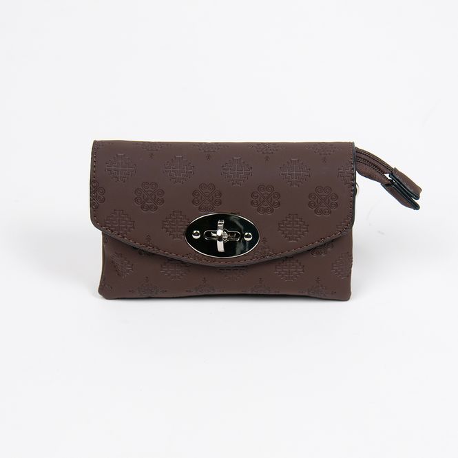 Huvudbild DANIELLE clutch med präglat mönster brun ...