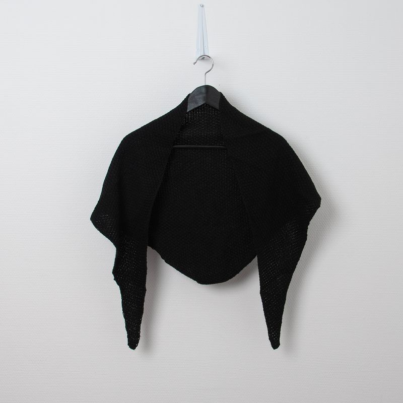 Perlestrikket triangel skjerf - svart