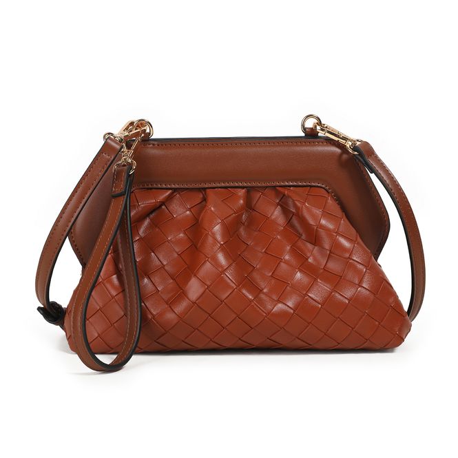 Huvudbild Indi flätad clutch - cognac - elegant och tidlös ...