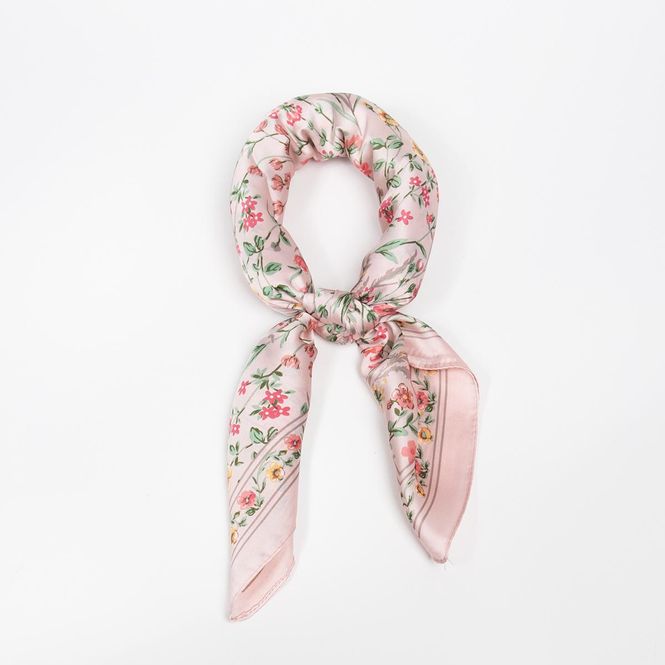 Huvudbild Liten scarf ljusrosa med blommor
