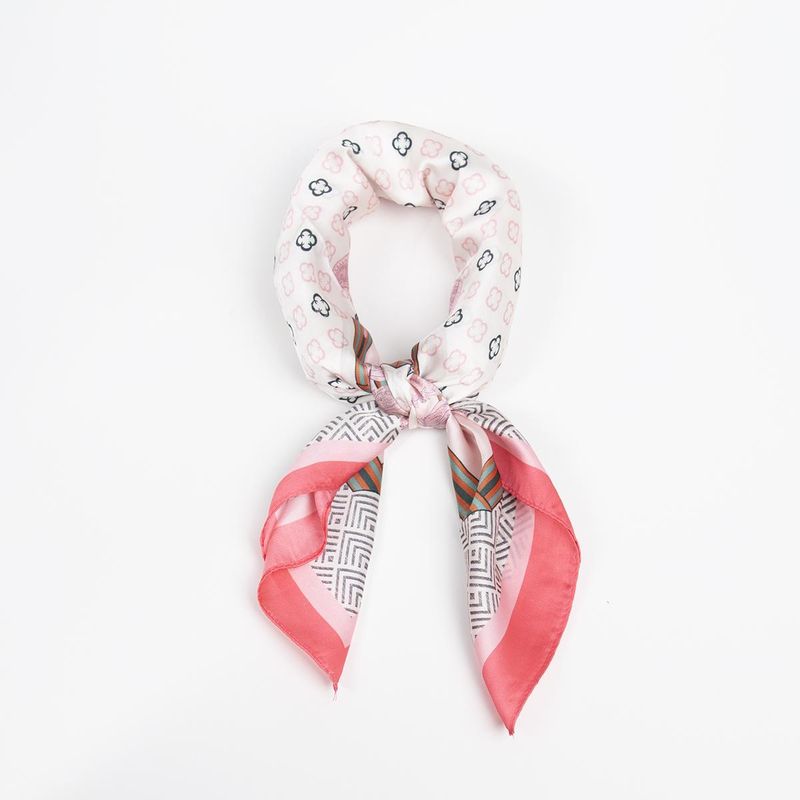 Liten scarf rosa med kedjemönster