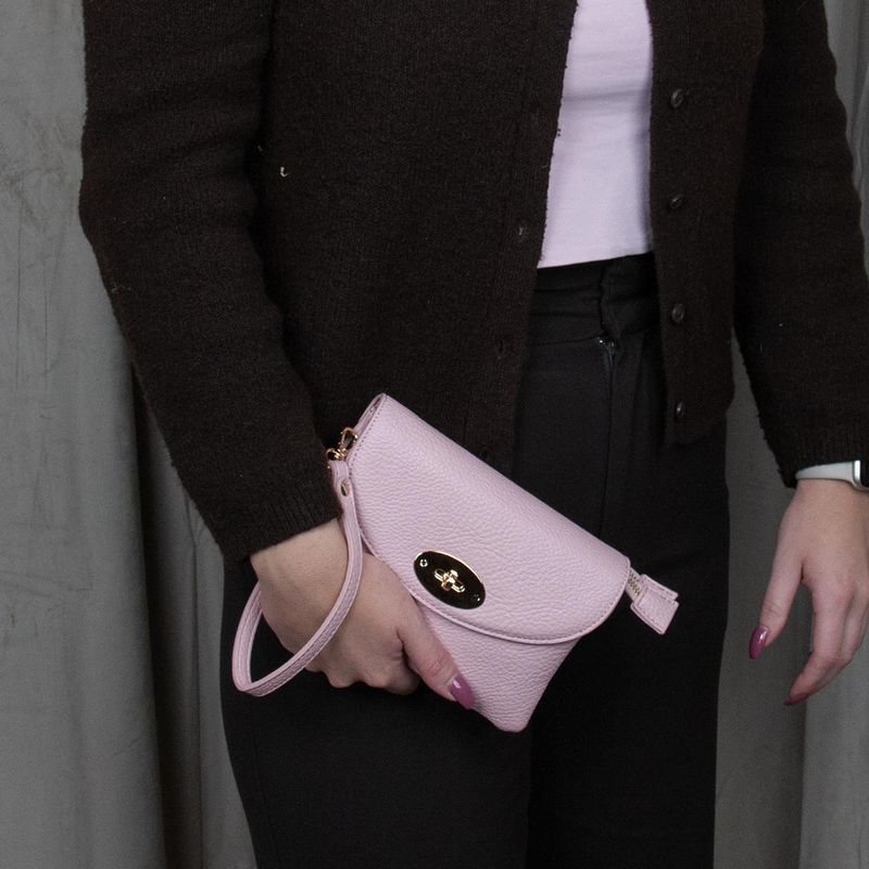 DANIELLE clutch ljus rosa i imiterat skinn