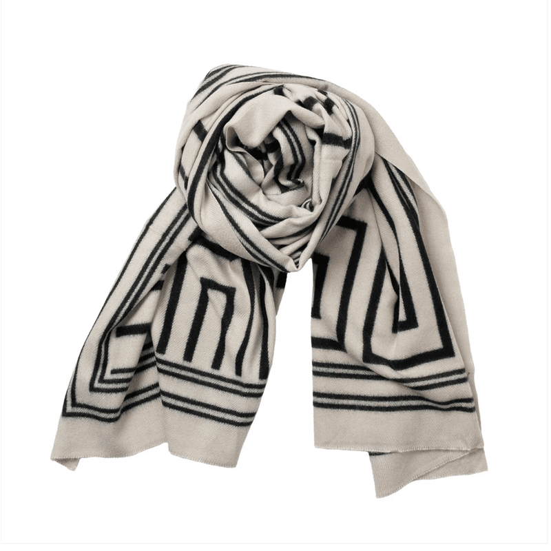 Mykt høstskjerf med grafisk print - lys beige