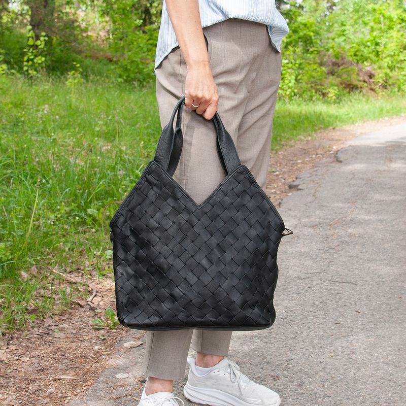 LOUIS stor flettet shopper i skinn - svart