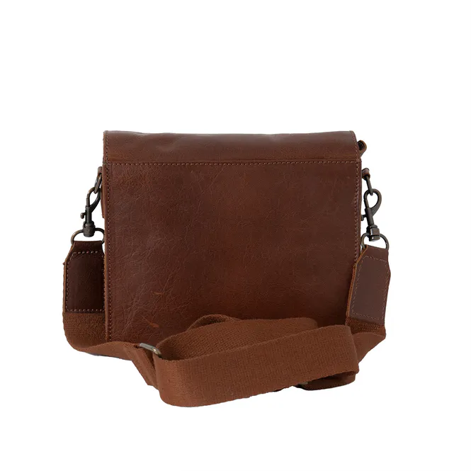 Hovedbilde LOLA skinnclutch med flip - brun